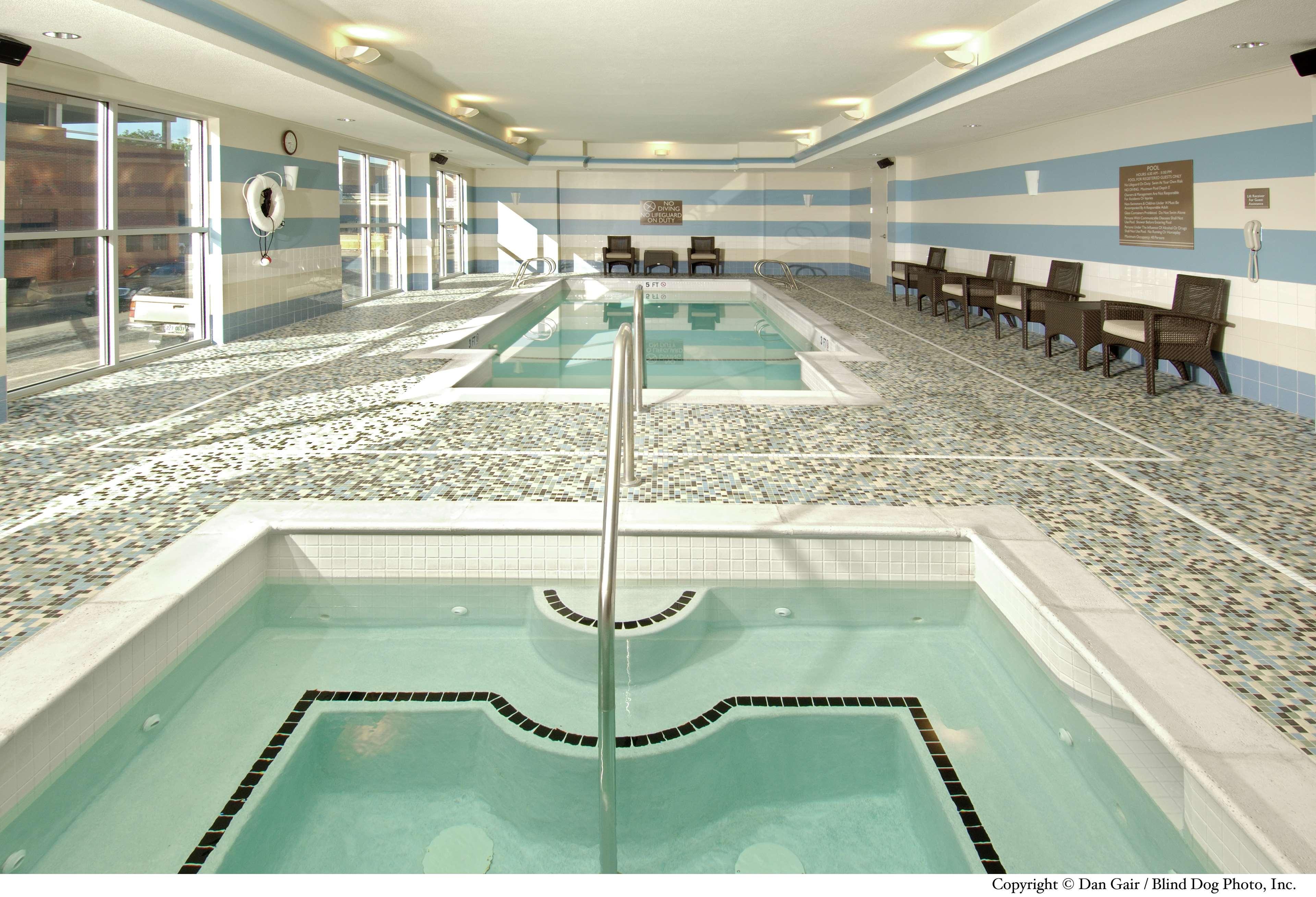 Hilton Garden Inn Portsmouth Downtown Екстериор снимка