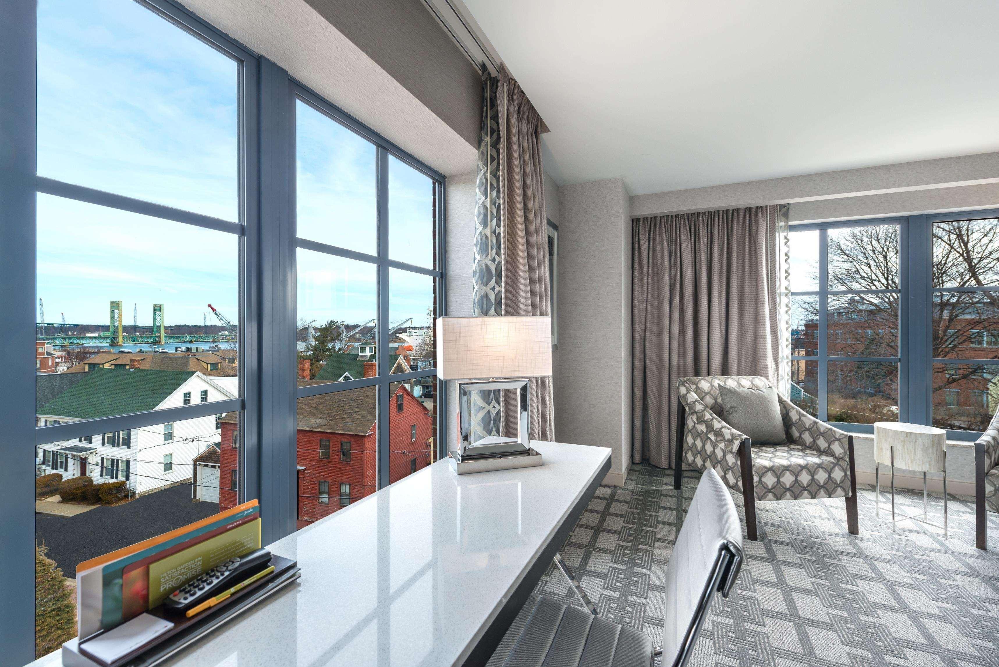 Hilton Garden Inn Portsmouth Downtown Екстериор снимка