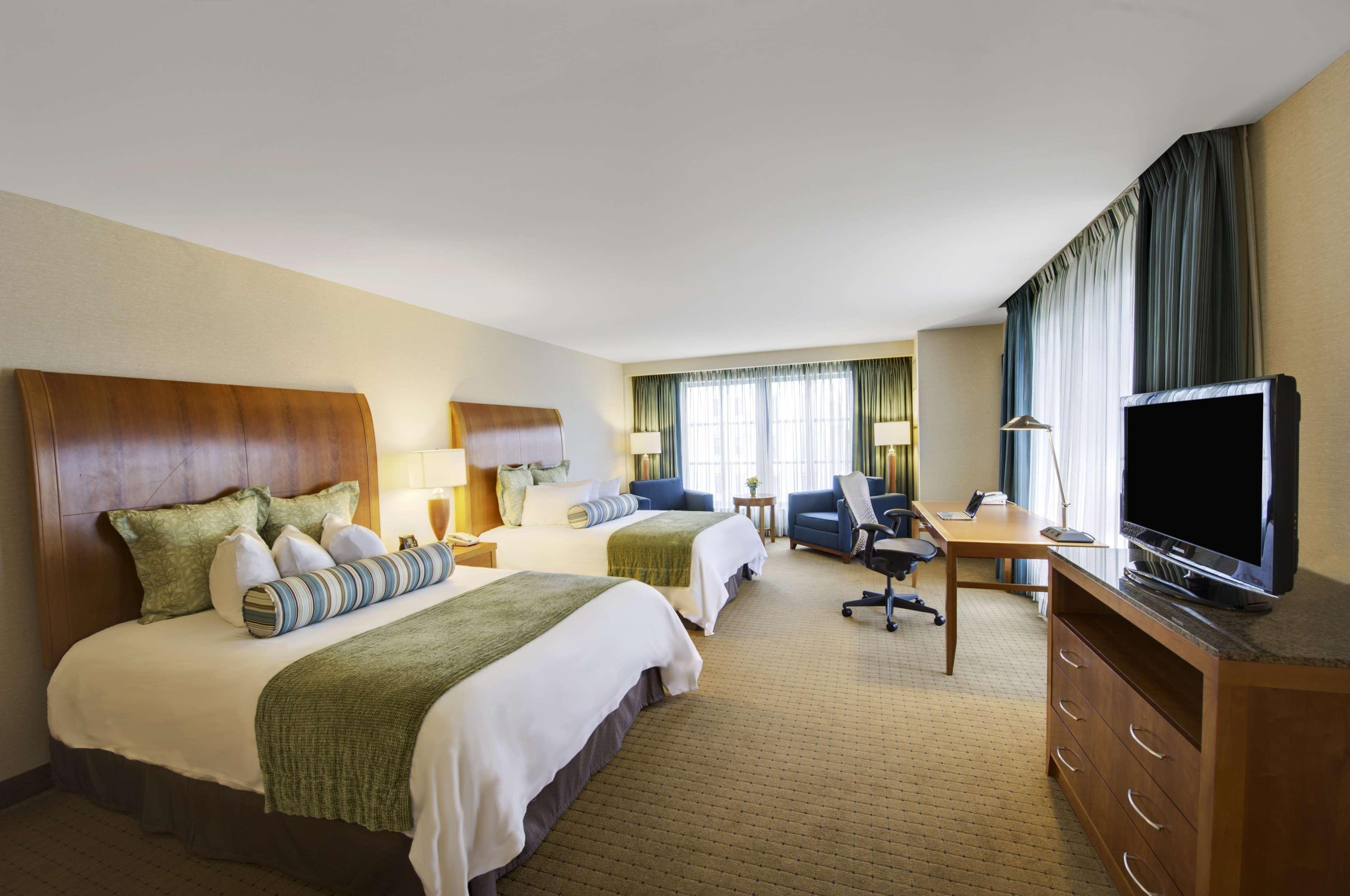 Hilton Garden Inn Portsmouth Downtown Стая снимка
