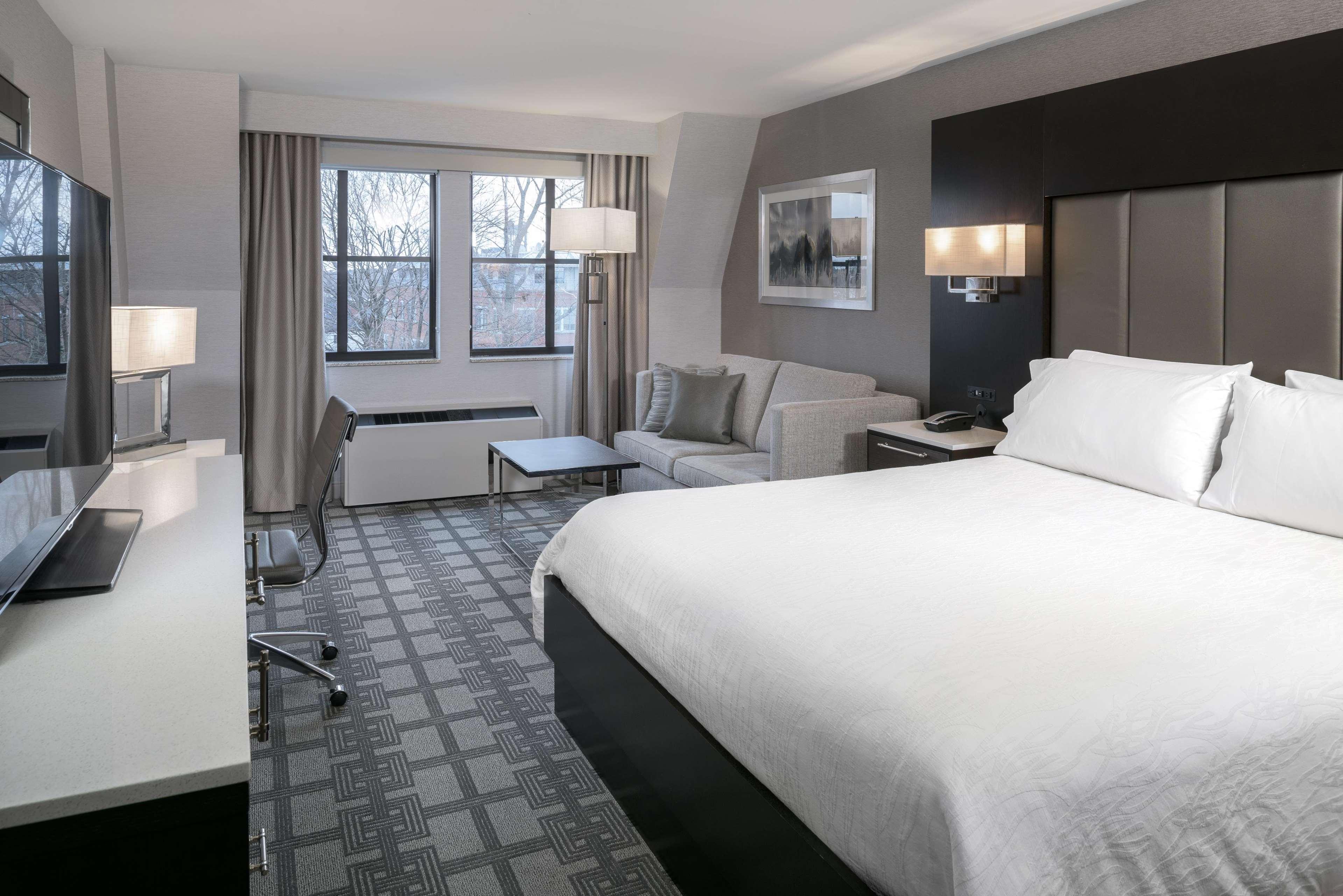 Hilton Garden Inn Portsmouth Downtown Екстериор снимка