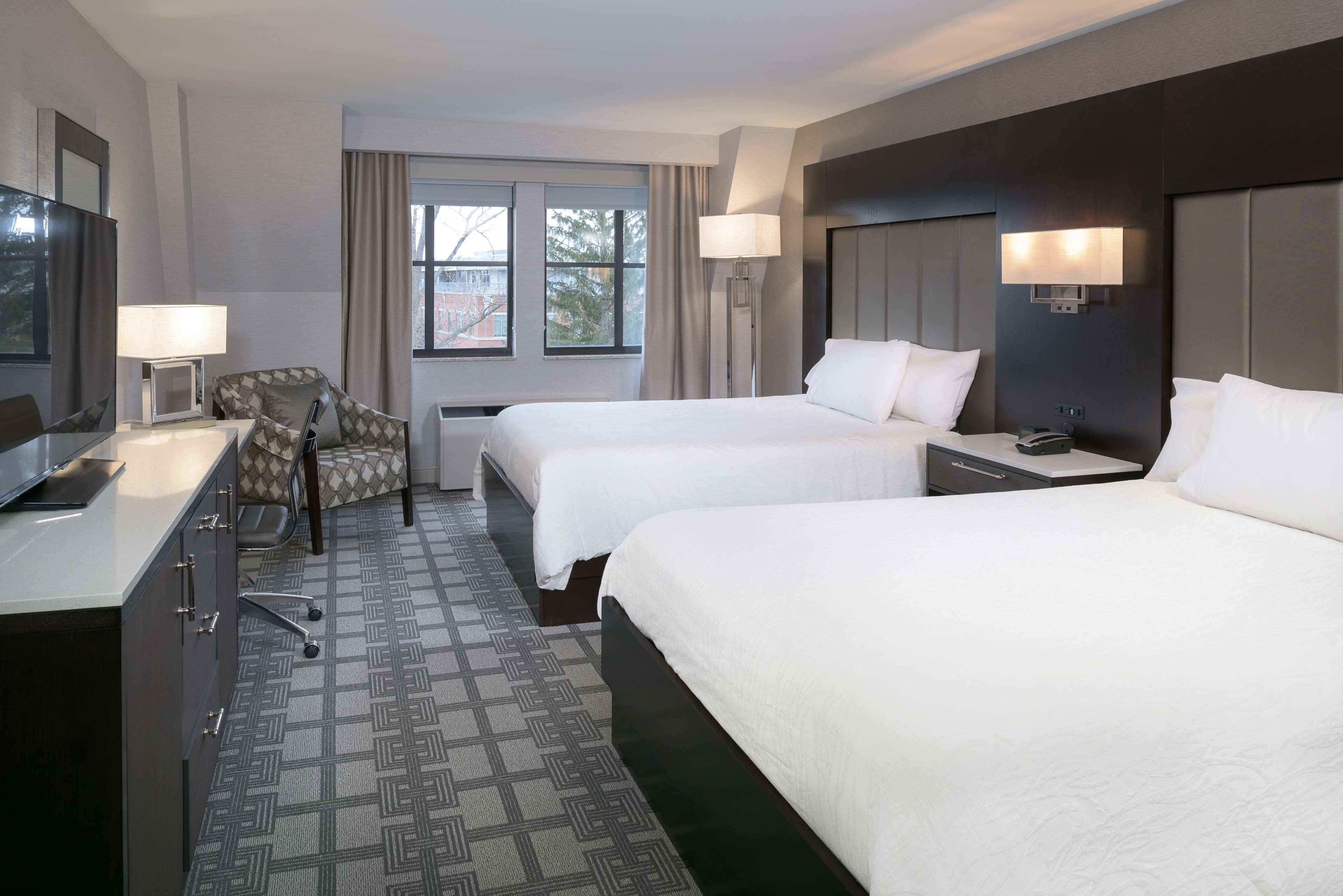 Hilton Garden Inn Portsmouth Downtown Екстериор снимка
