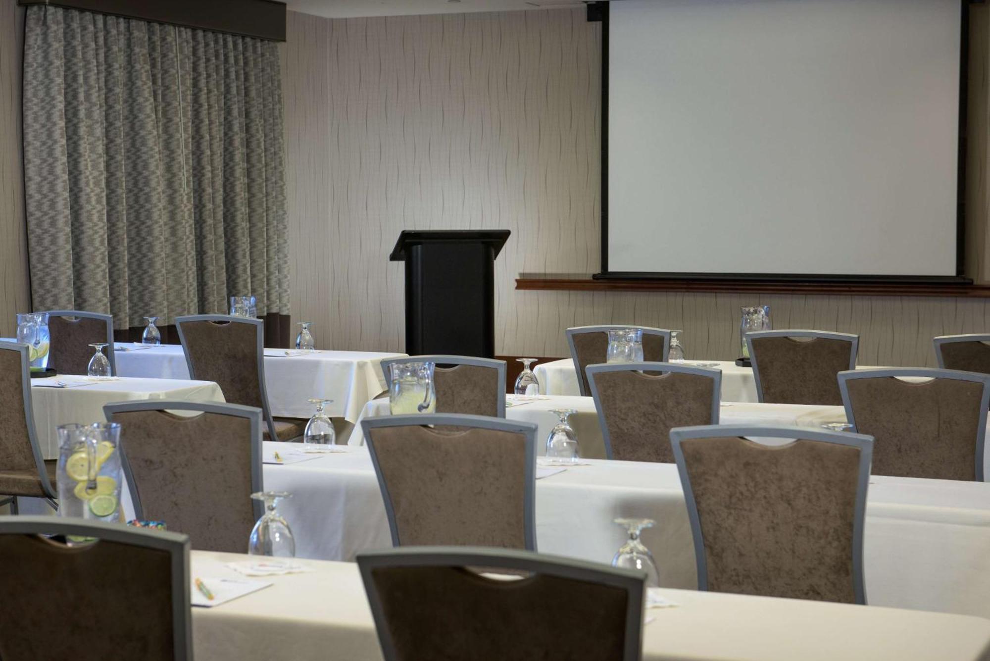 Hilton Garden Inn Portsmouth Downtown Екстериор снимка
