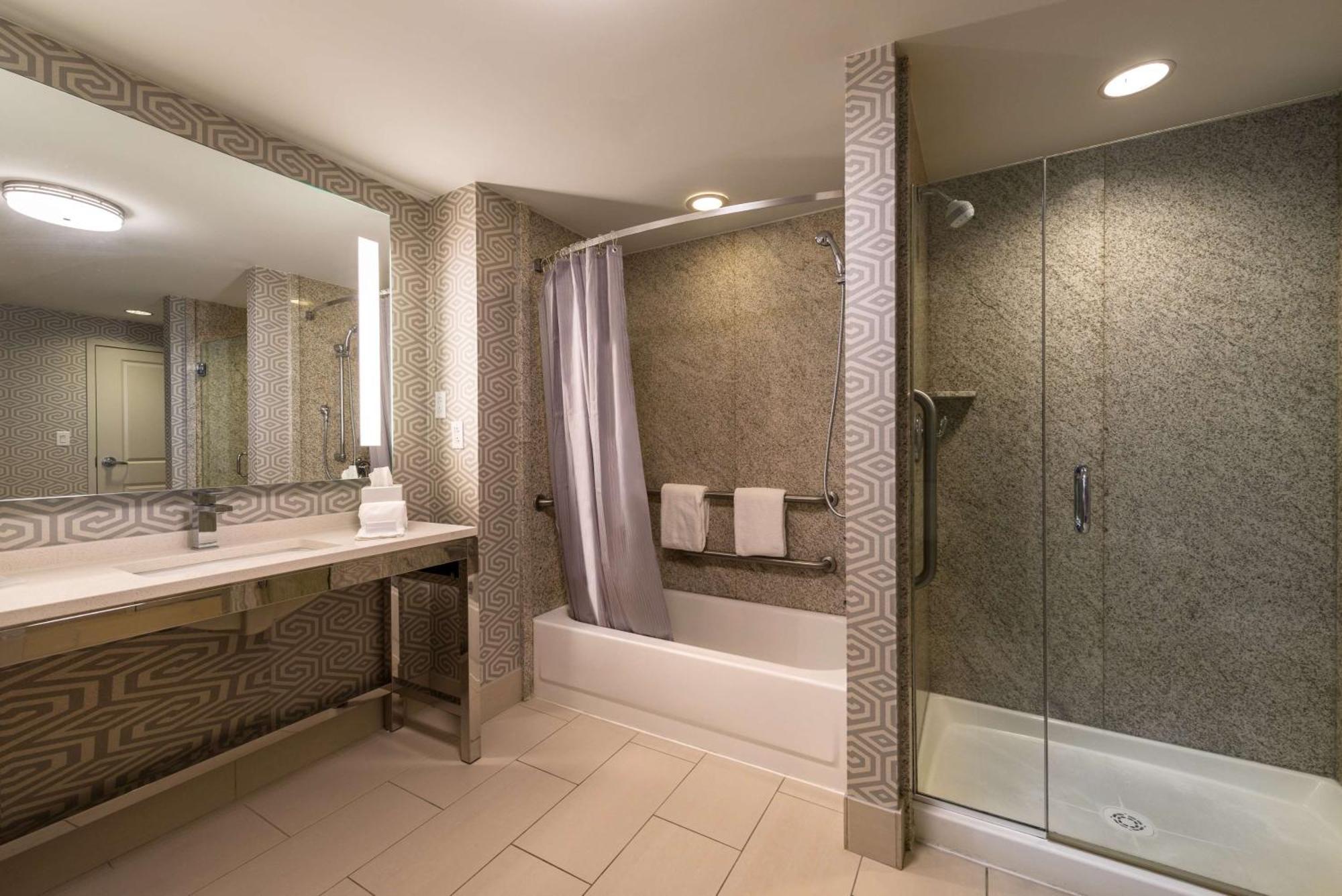 Hilton Garden Inn Portsmouth Downtown Екстериор снимка