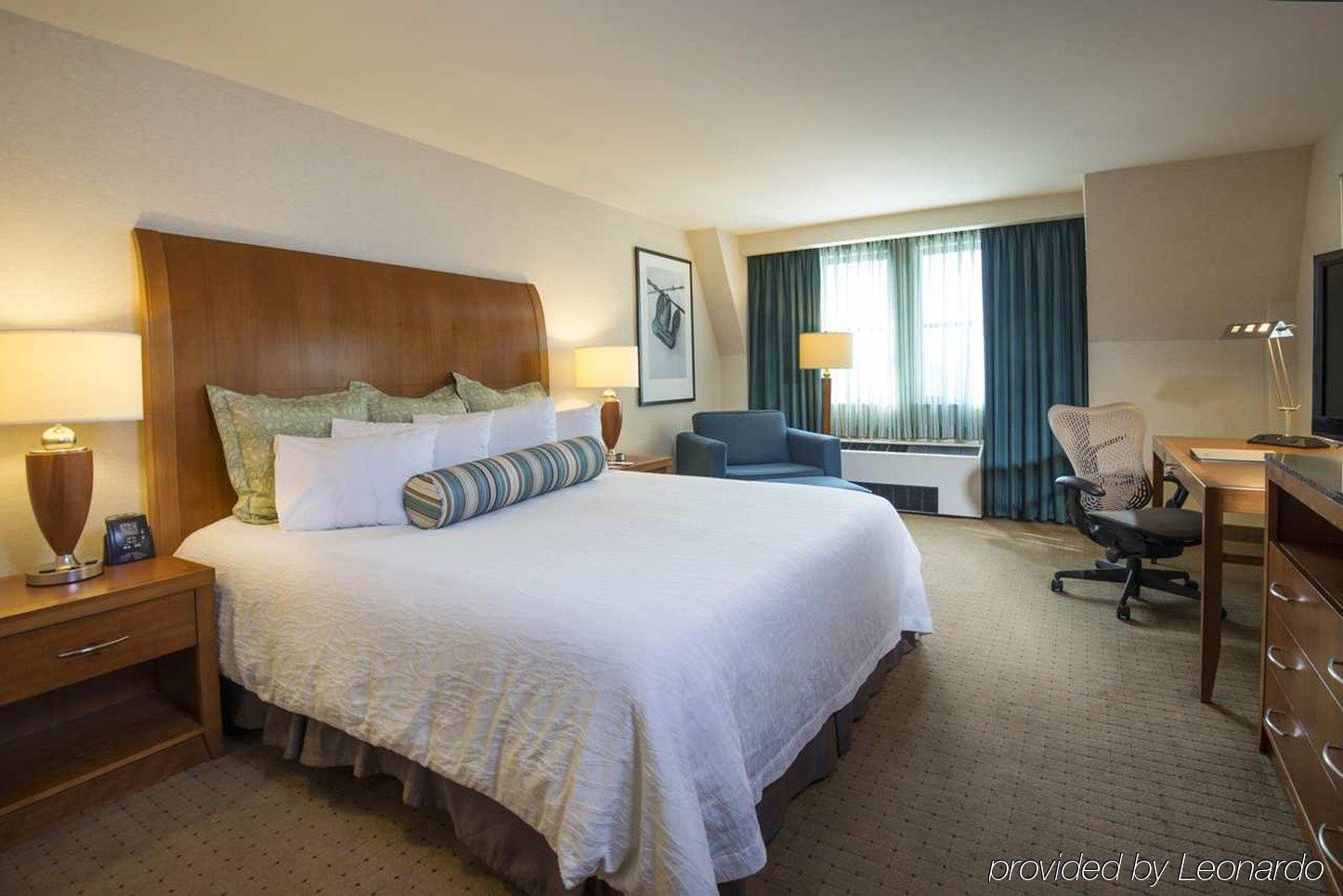 Hilton Garden Inn Portsmouth Downtown Екстериор снимка