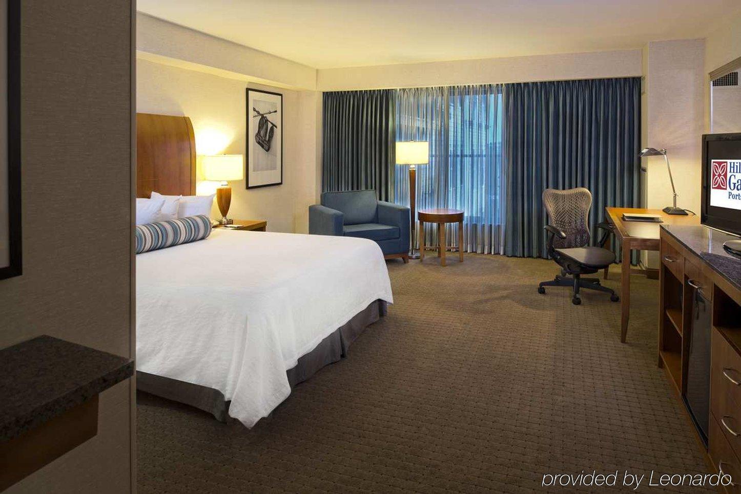 Hilton Garden Inn Portsmouth Downtown Екстериор снимка