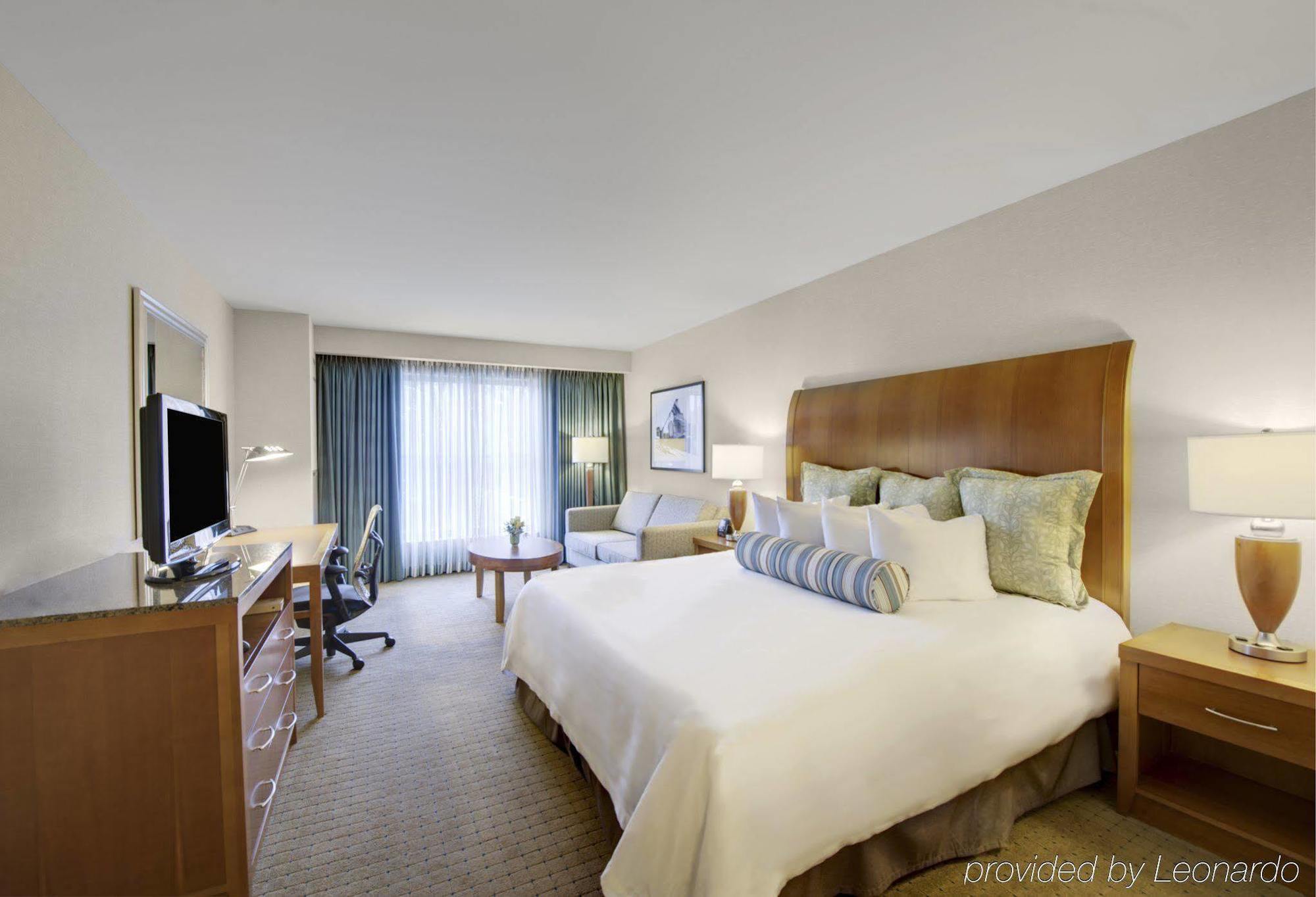 Hilton Garden Inn Portsmouth Downtown Стая снимка